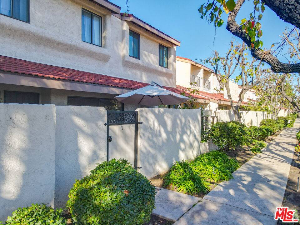 Tarzana, CA 91356,6021 Lindley Ave #11