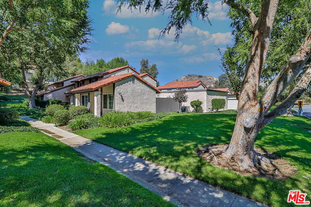 Agoura Hills, CA 91301,27570 Rondell St