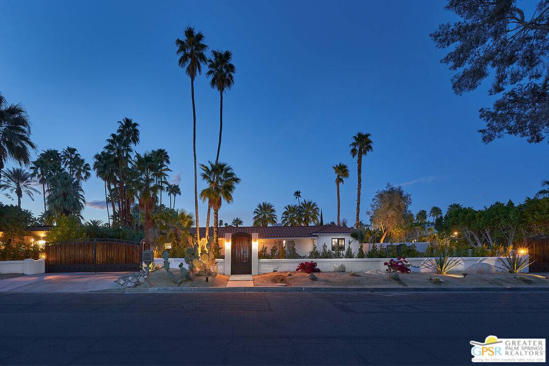 Palm Springs, CA 92262,810 E Paseo El Mirador