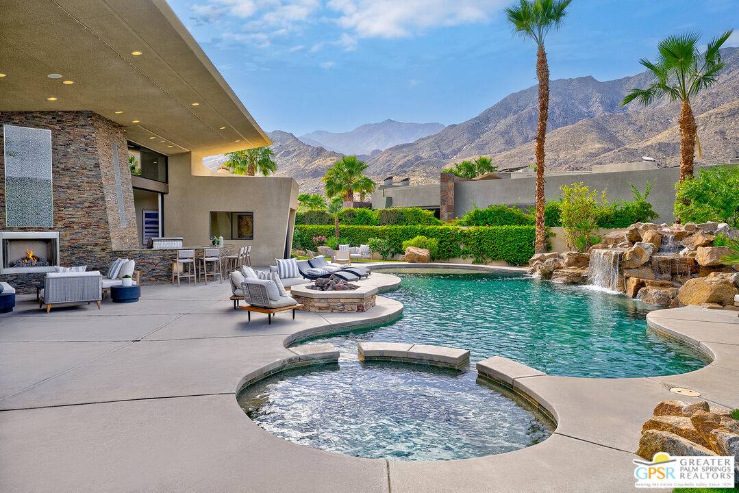 Palm Springs, CA 92264,428 Patel Pl