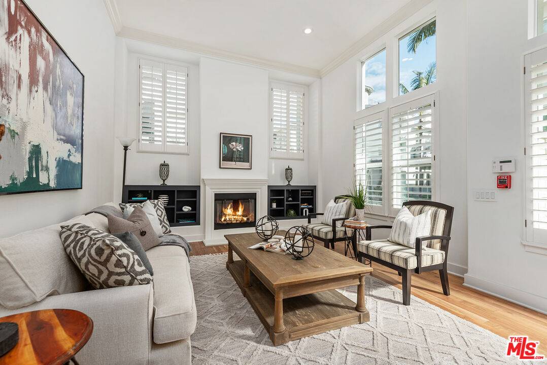 Playa Vista, CA 90094,6010 Celedon Crk #2