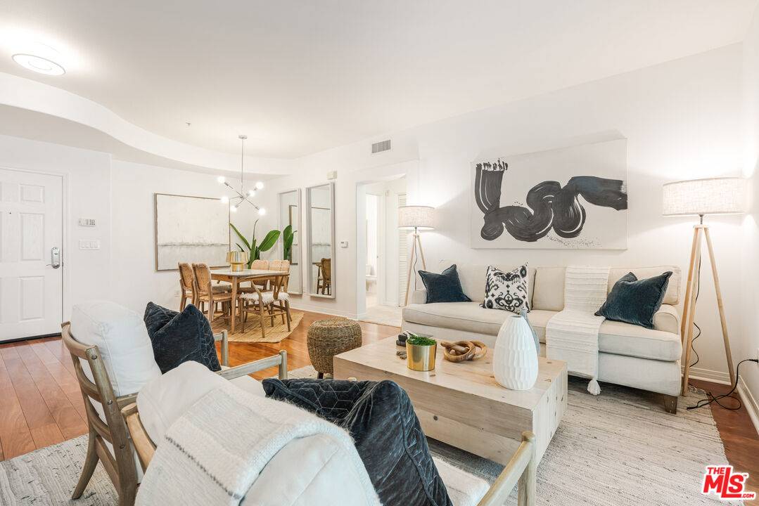 Playa Vista, CA 90094,13044 Pacific Promenade #126