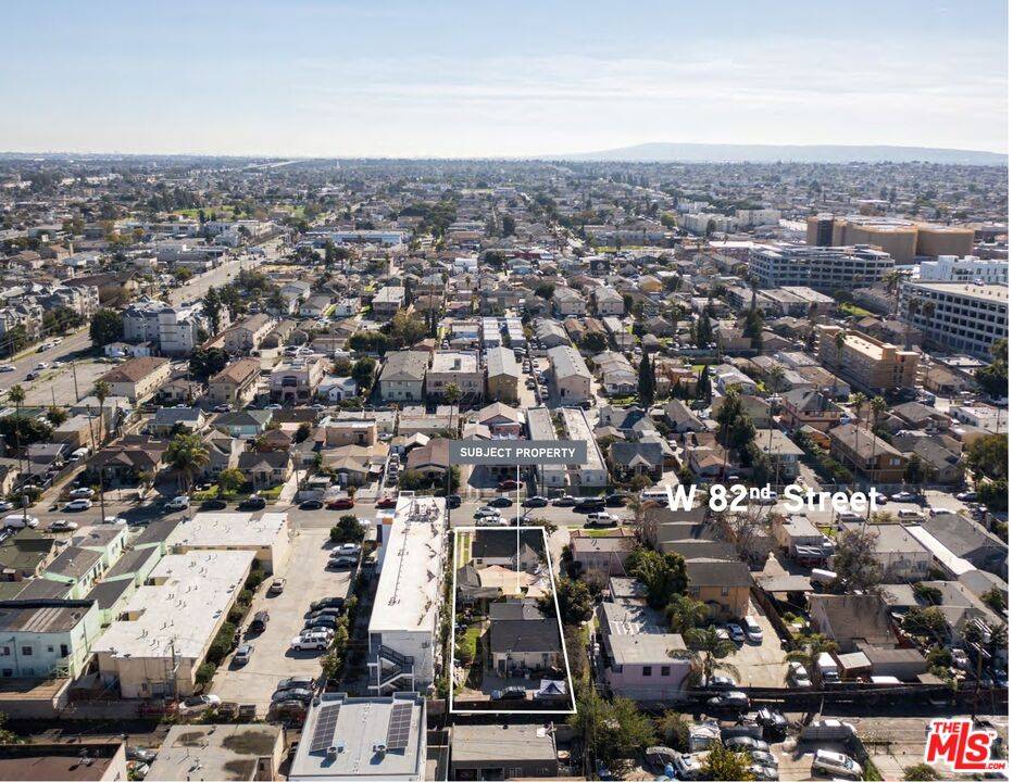 Los Angeles, CA 90044,843 W 82nd St