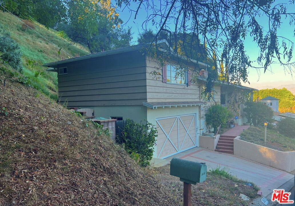 Studio City, CA 91604,3823 Sunshine Ct