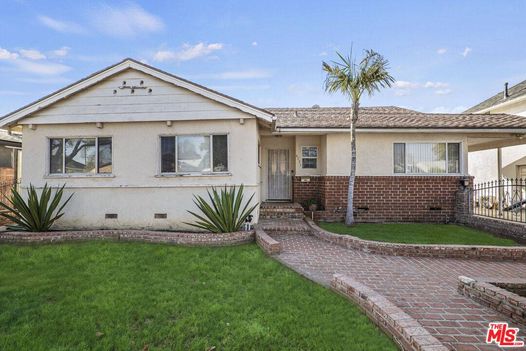 Tarzana, CA 91335,6257 Aura Ave