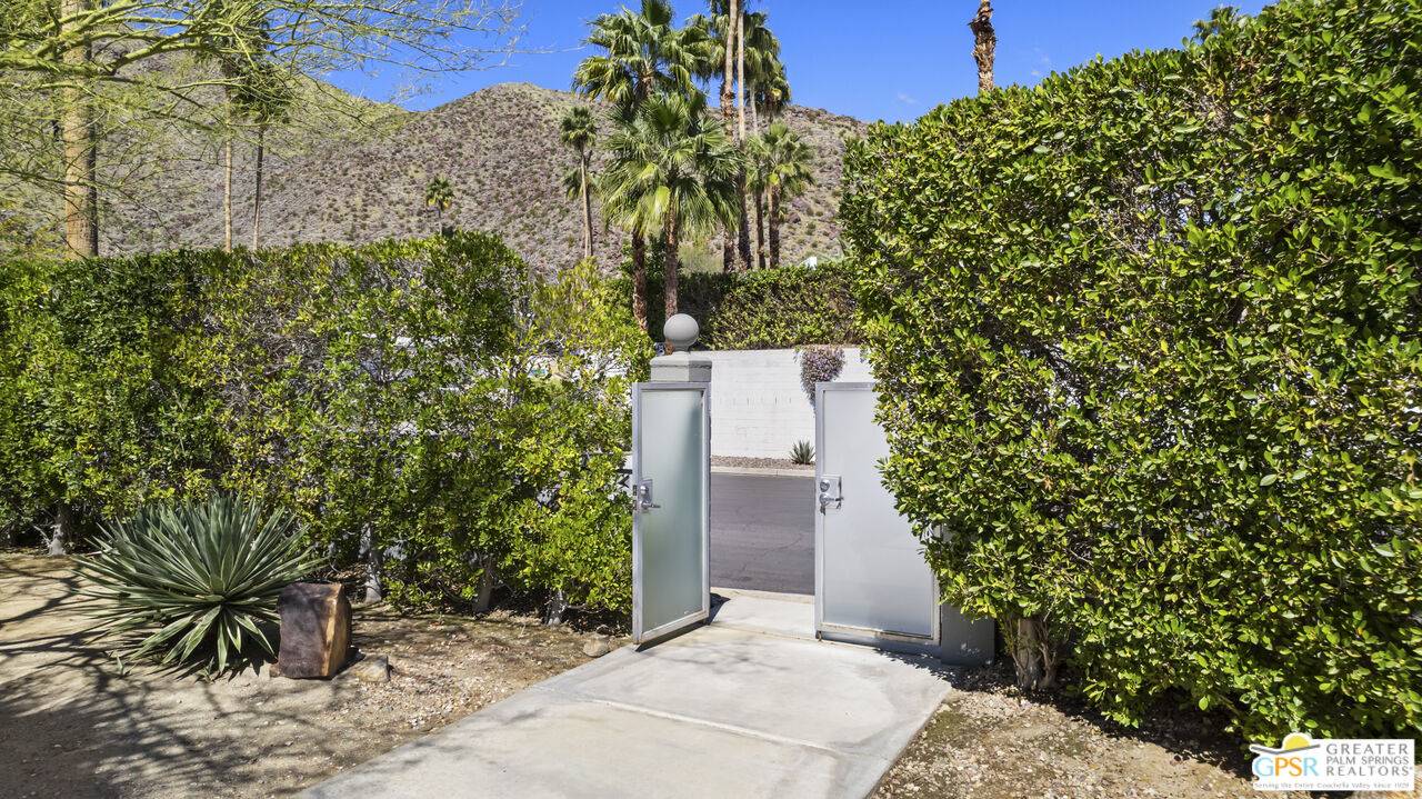 Palm Springs, CA 92262,1033 W Friar Ct