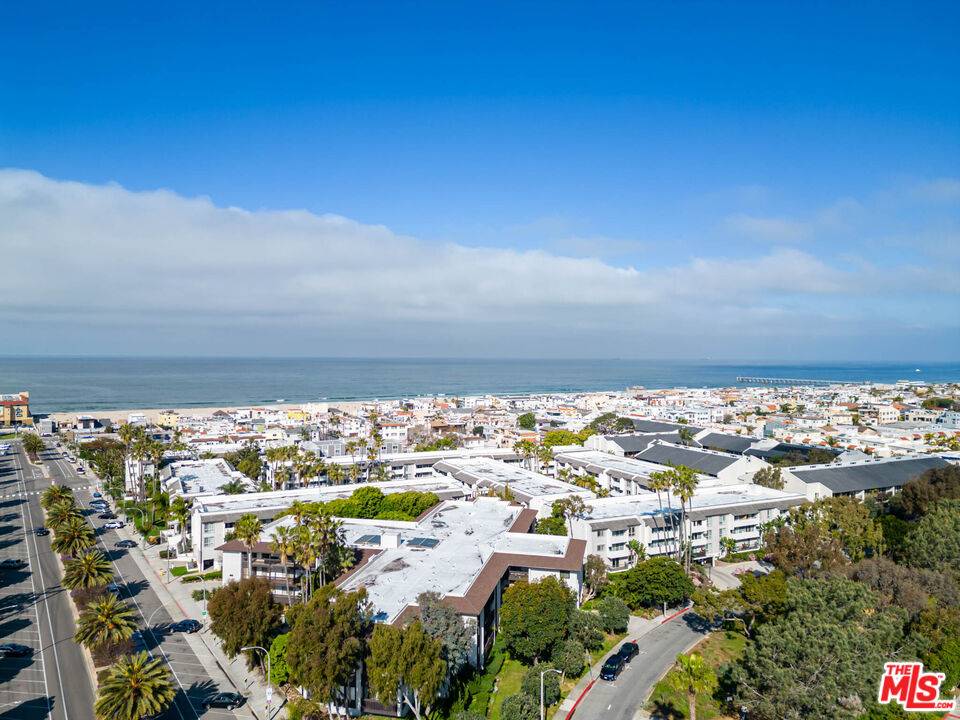 Hermosa Beach, CA 90254,447 Herondo St #110