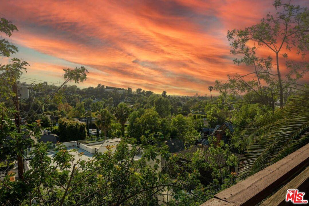 Studio City, CA 91604,3951 Sunswept Dr