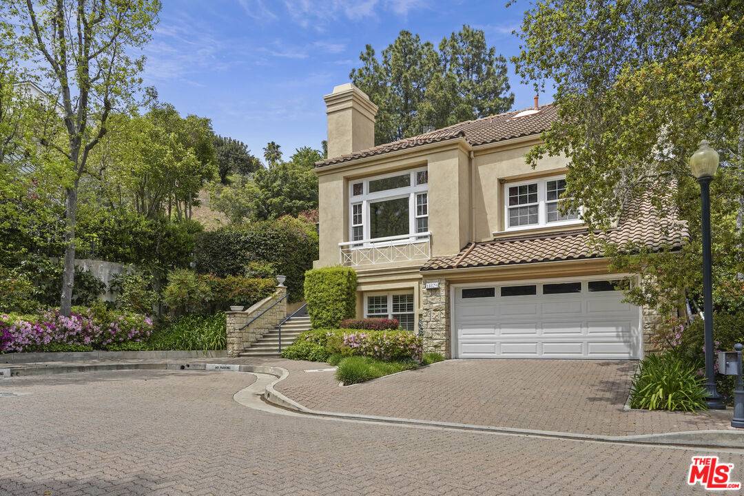 Los Angeles, CA 90077,11829 Henley Ln