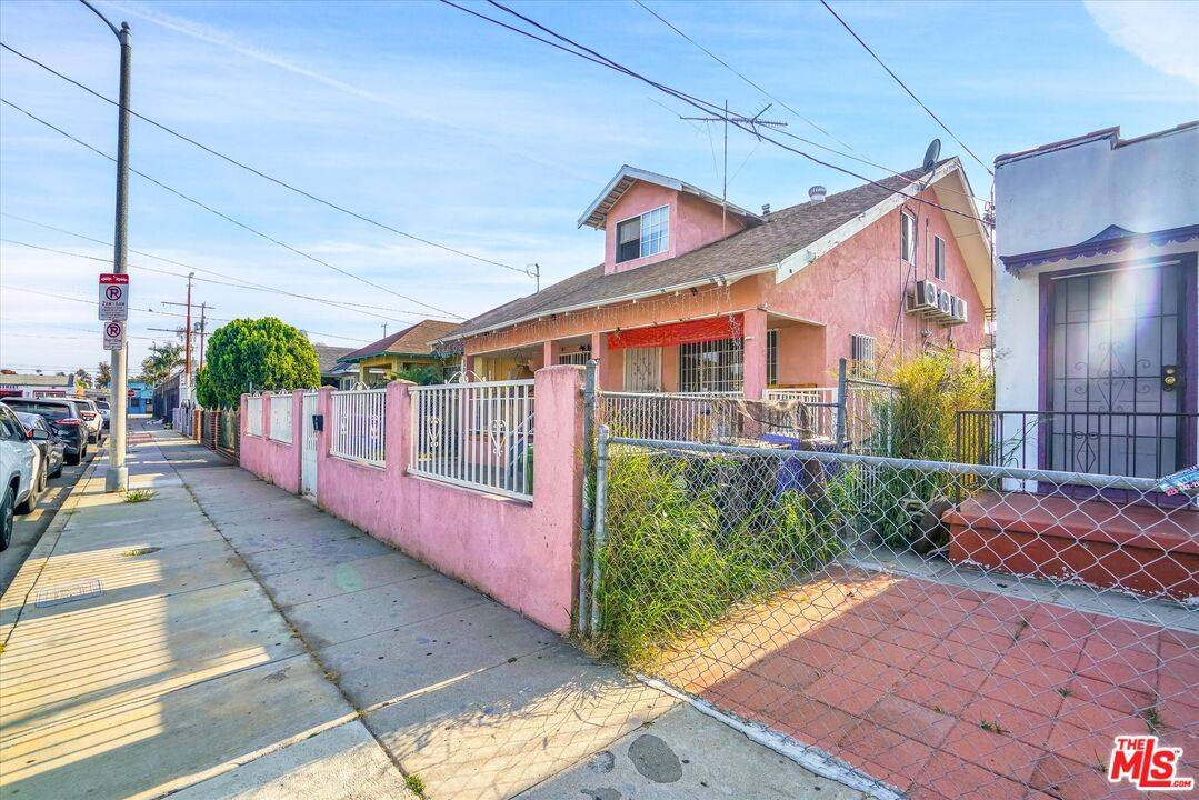 Los Angeles, CA 90006,1817 S Catalina St