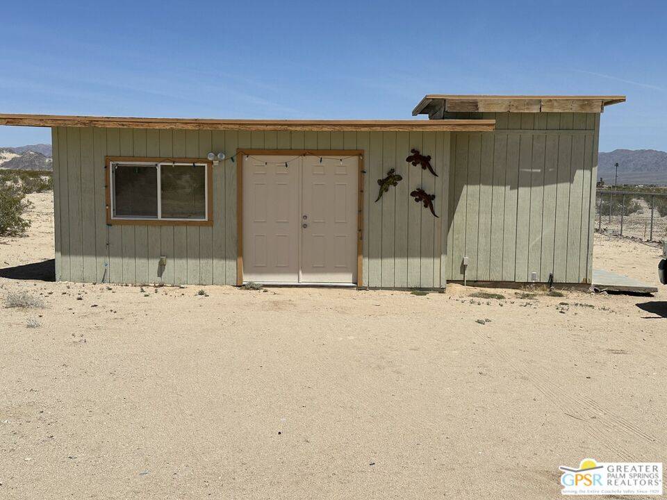 Twenty-nine Palms, CA 92277,5430 Jade Ln