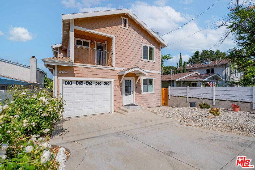 Tujunga, CA 91042,10257 Irma Ave