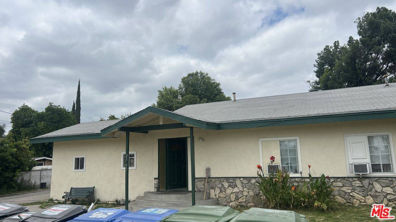 Canoga Park, CA 91303,21055 Valerio St