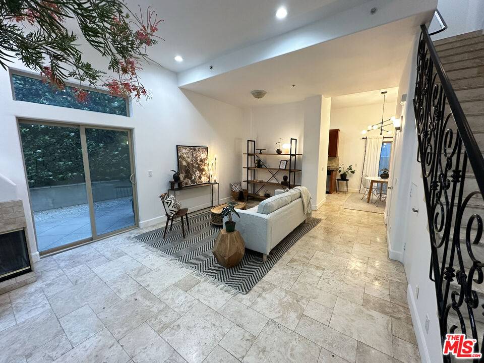 Studio City, CA 91604,4332 Whitsett Ave #5