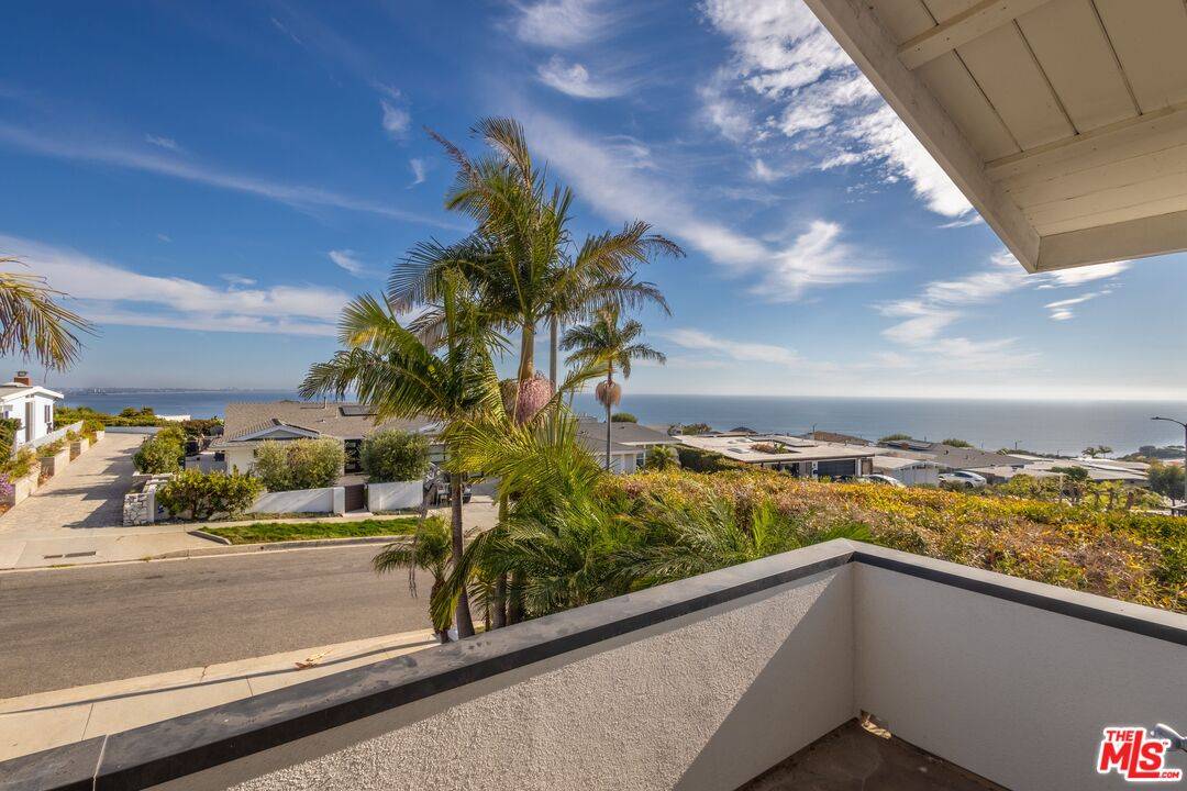 Malibu, CA 90265,3639 Oceanhill Way