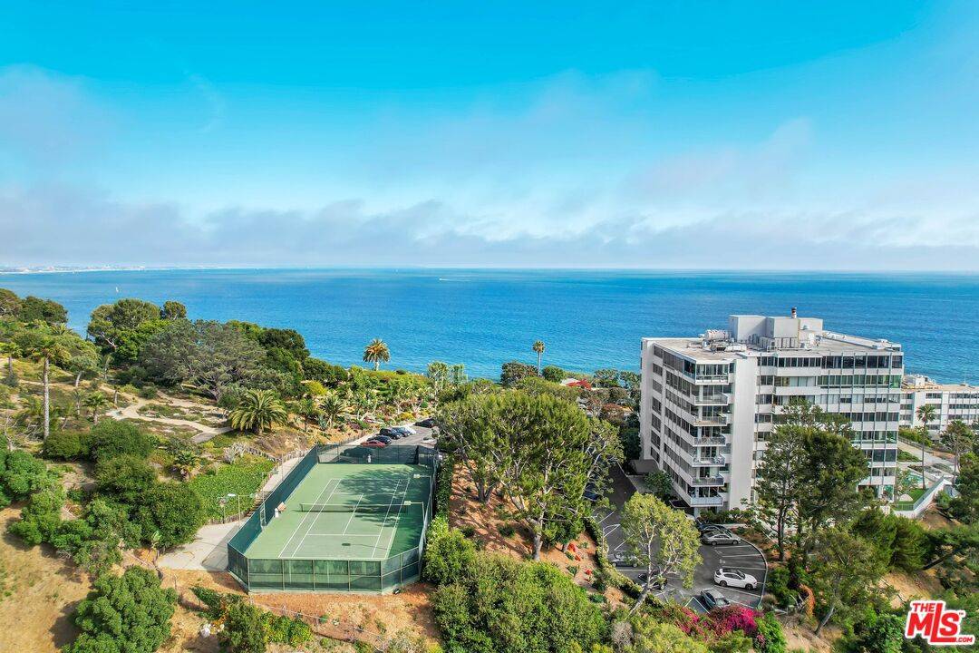 Pacific Palisades, CA 90272,17352 W Sunset Blvd #106