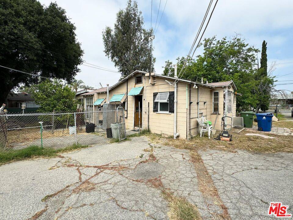 Pacoima, CA 91331,12742 Montague St