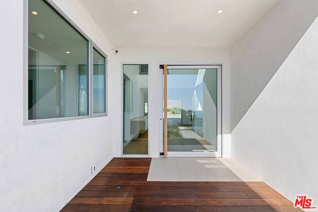 Malibu, CA 90265,31351 Pacific Coast Hwy