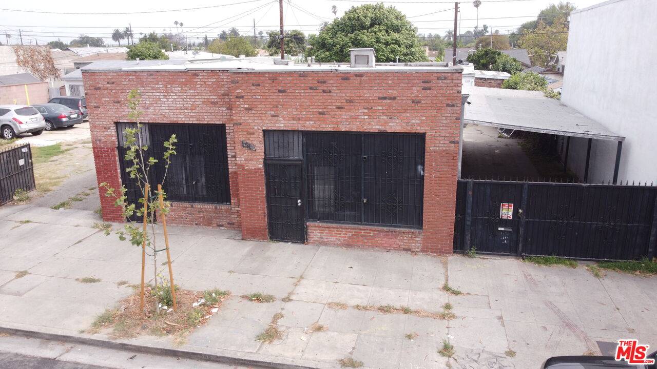 Los Angeles, CA 90047,1509 W Florence Ave