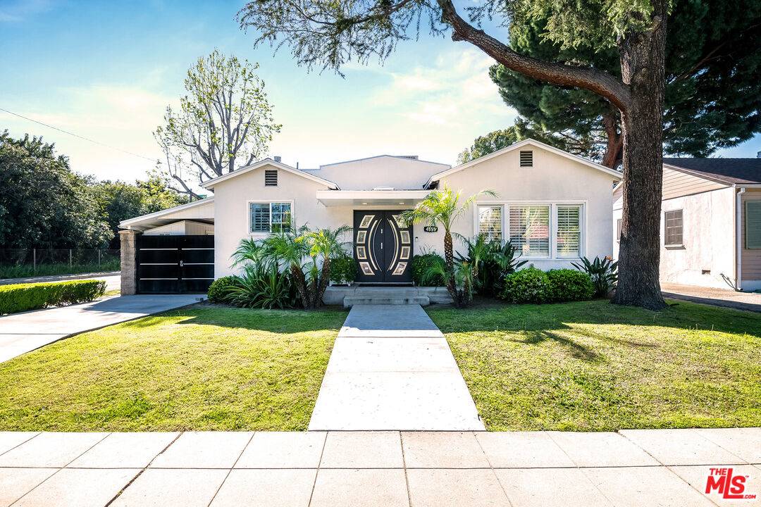 Toluca Lake, CA 91602,4555 Willowcrest Ave