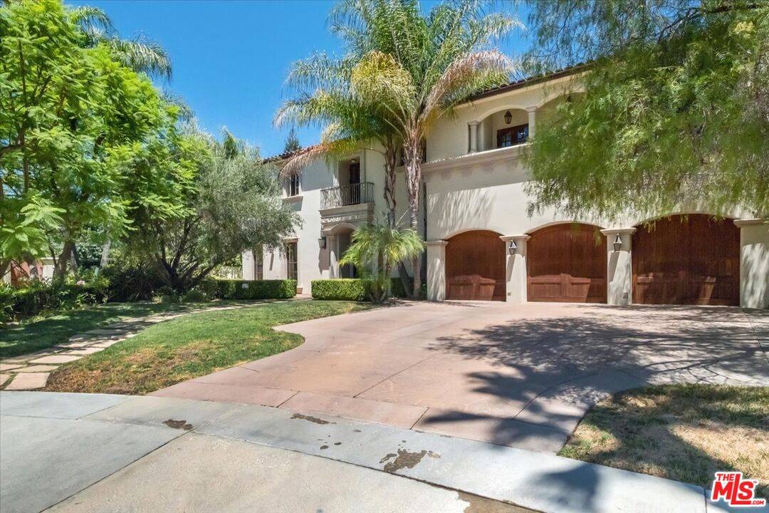 Tarzana, CA 91356,5010 Serena Cir