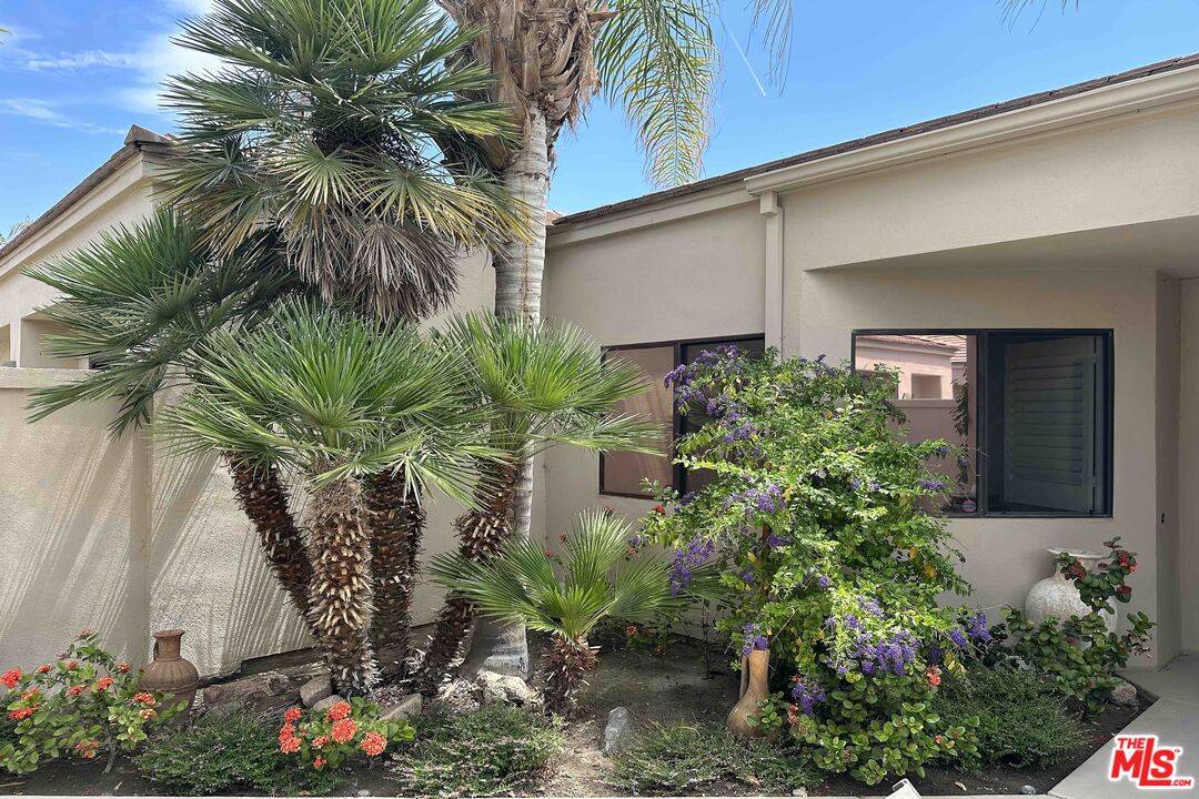 La Quinta, CA 92253,54564 Oak Tree #A107