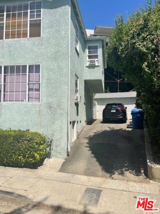 Los Angeles, CA 90026,941 Robinson St