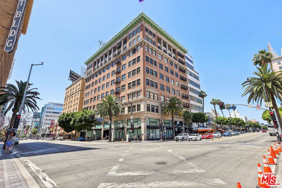 Los Angeles, CA 90028,1645 N Vine St #307