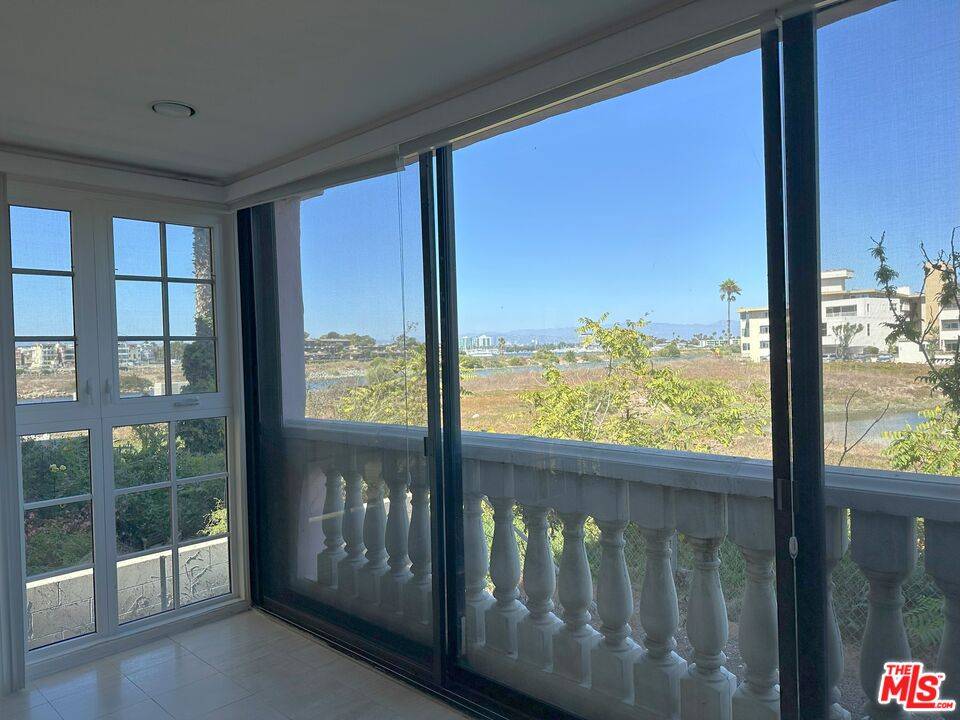 Playa Del Rey, CA 90293,6220 Pacific Ave #103