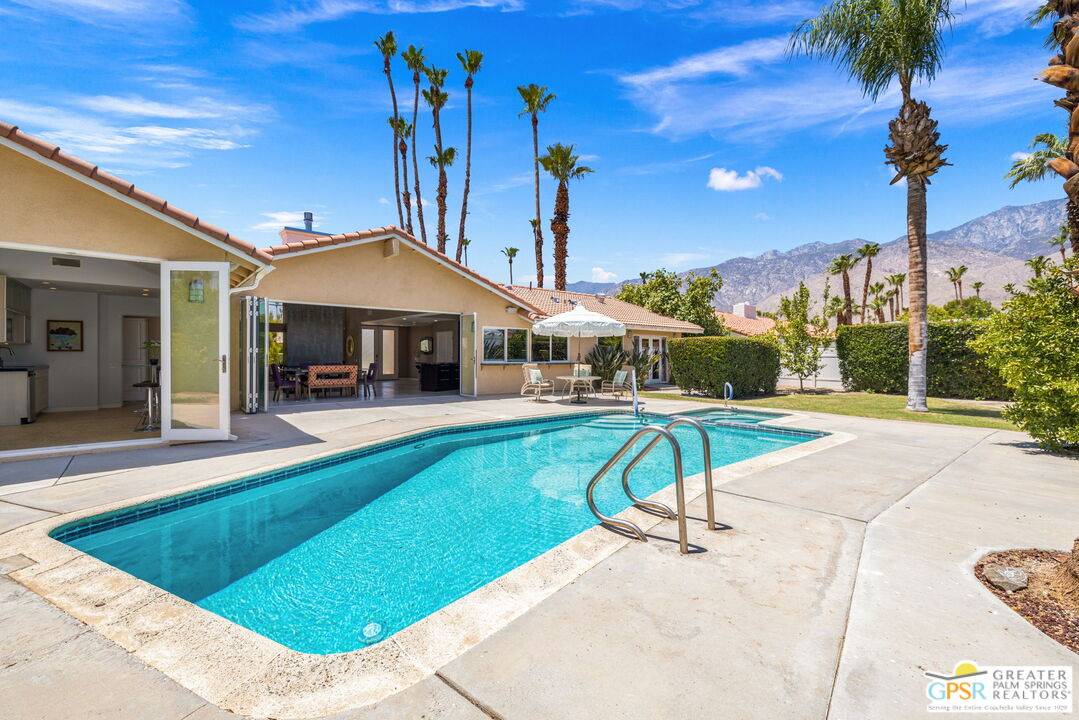 Palm Springs, CA 92264,2450 E El Chorro Way