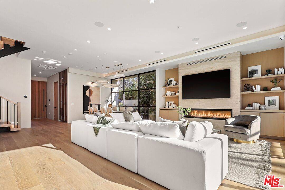 Studio City, CA 91604,4445 Van Noord Ave