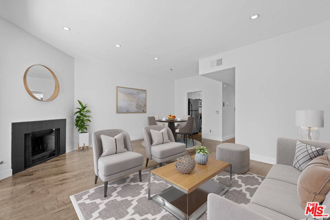 North Hollywood, CA 91601,10800 Peach Grove St #10