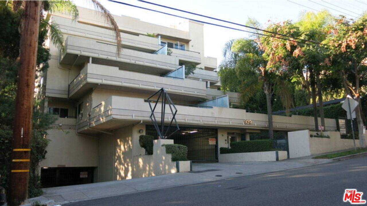 West Hollywood, CA 90069,939 Palm Ave #311