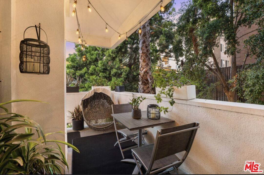 West Hollywood, CA 90046,7250 Franklin #116