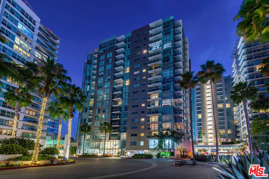 Marina Del Rey, CA 90292,13700 Marina Pointe Dr #1524