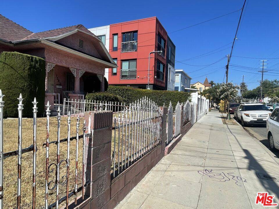 Los Angeles, CA 90018,1583 W 35th Pl