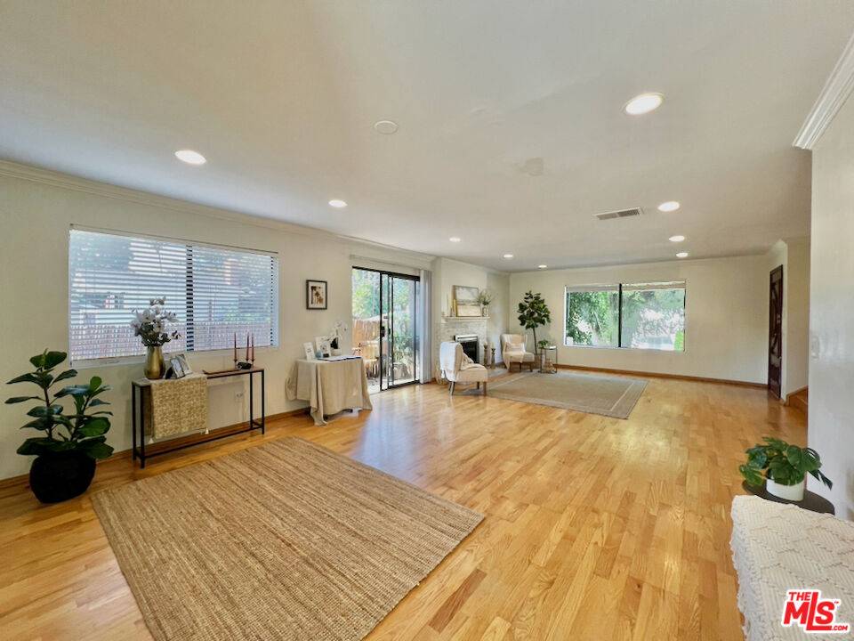 Studio City, CA 91604,4257 Laurel Canyon Blvd #4