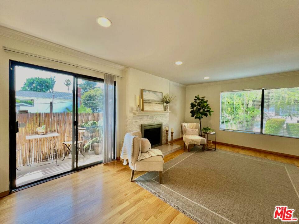 Studio City, CA 91604,4257 Laurel Canyon Blvd #4