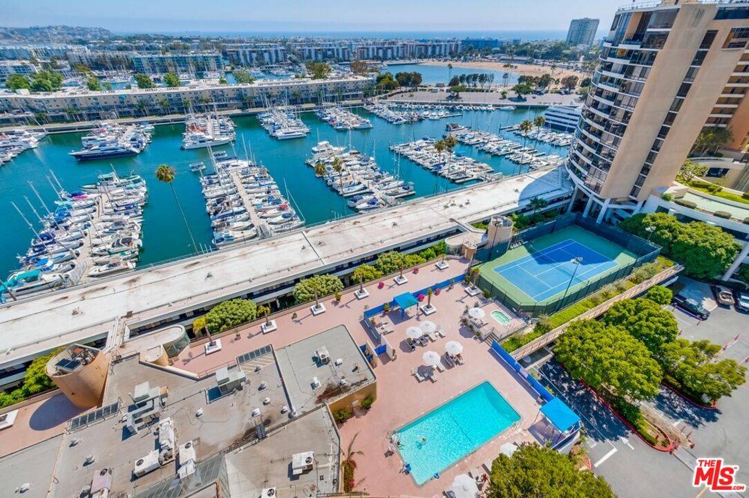 Marina Del Rey, CA 90292,4335 Marina City Dr #732