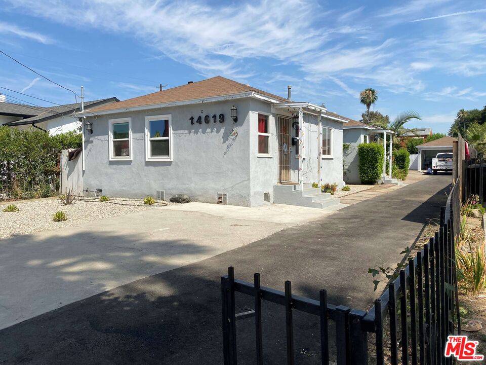 Van Nuys, CA 91405,14619 Kittridge St