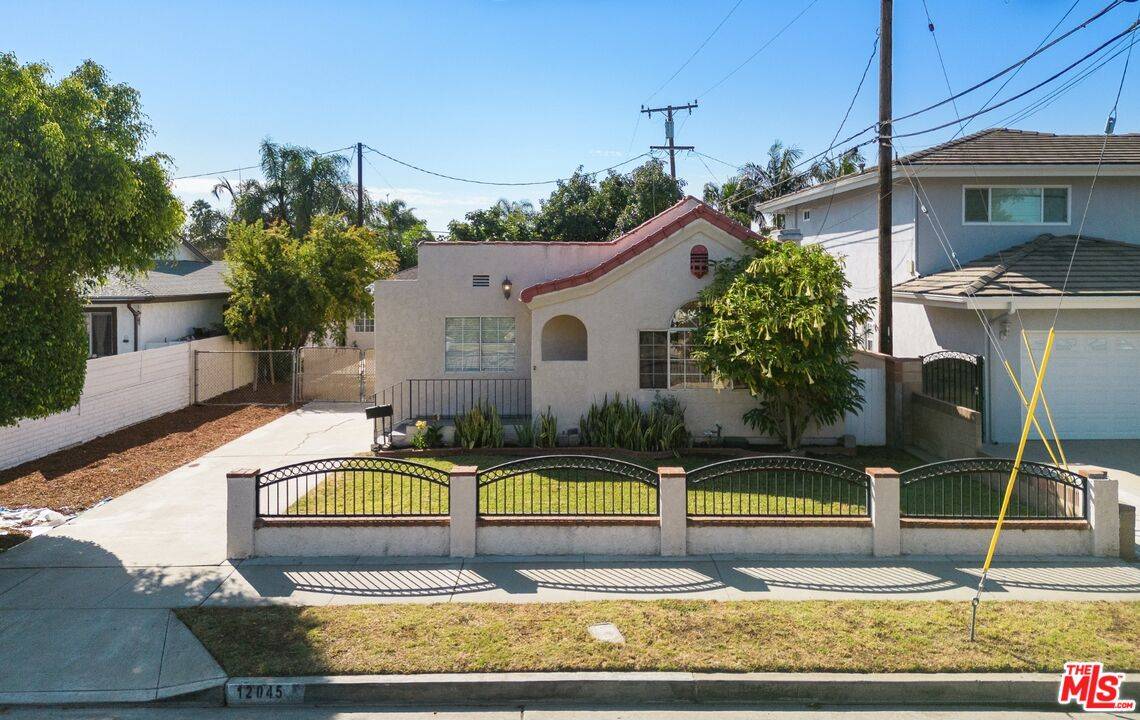 Downey, CA 90242,12045 Rives Ave