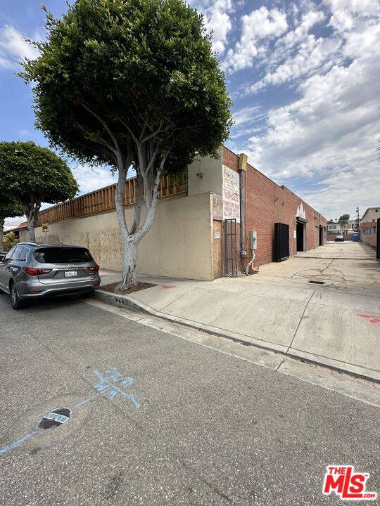 Inglewood, CA 90302,600 N La Brea Ave
