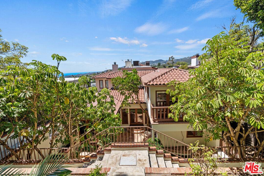 Pacific Palisades, CA 90272,1348 Goucher St