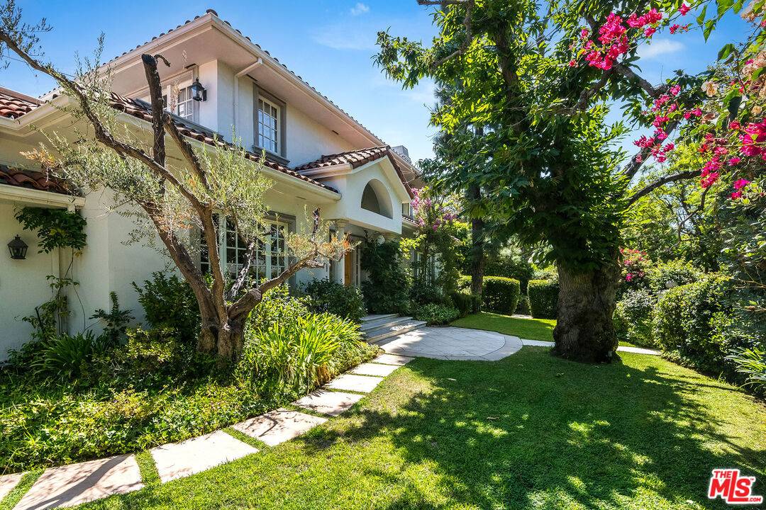 Toluca Lake, CA 91602,9935 Toluca Lake Ave