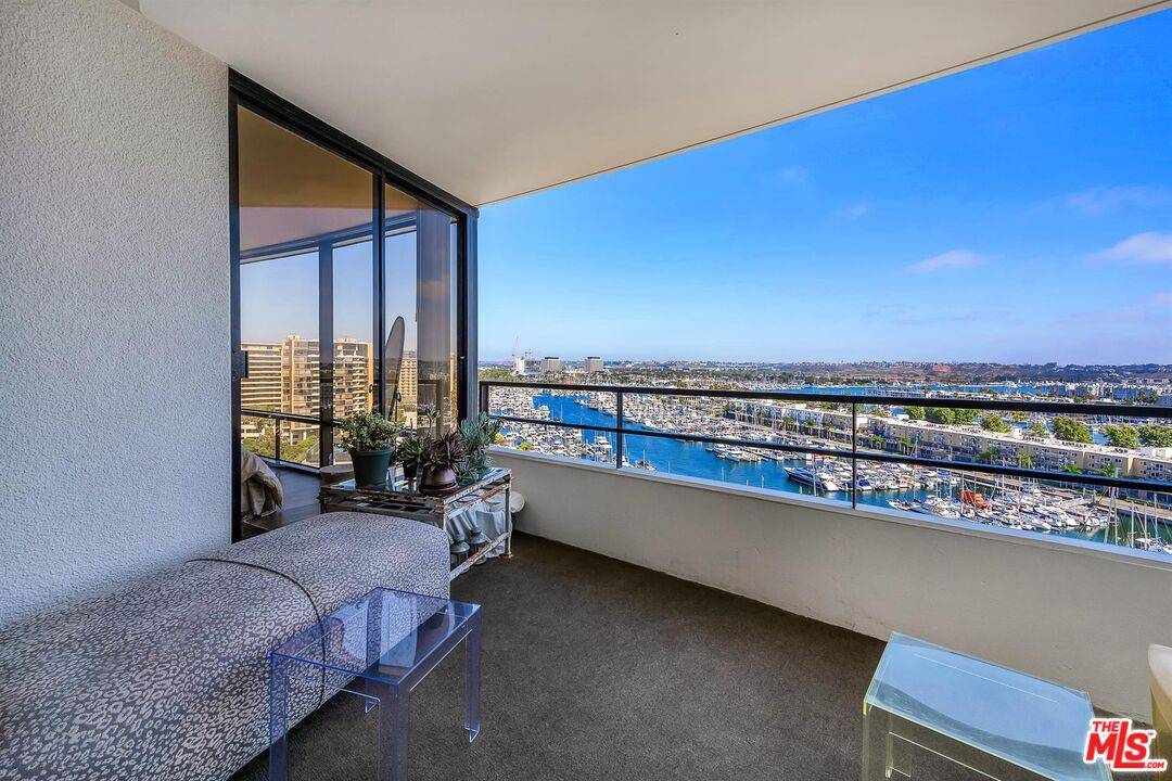 Marina Del Rey, CA 90292,4267 Marina City Dr #1110