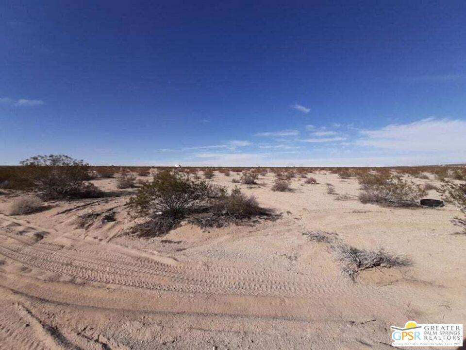 Joshua Tree, CA 92252,67040 Kachina Dr