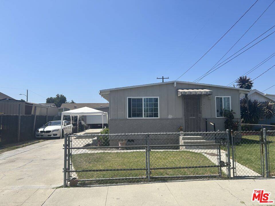 Compton, CA 90220,1109 S Acacia Ave