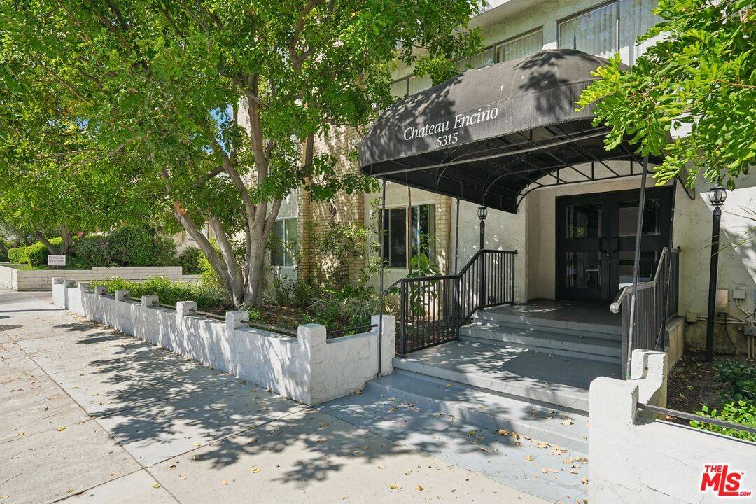 Encino, CA 91316,5315 Zelzah Ave #3