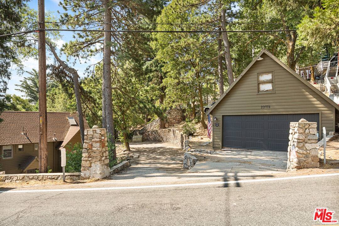 Crestline, CA 92325,22771 Crest Forest Dr