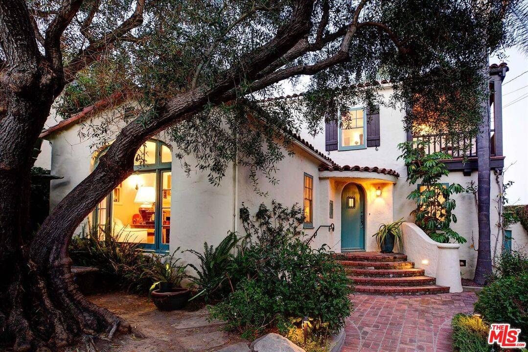 Santa Barbara, CA 93105,21 W Los Olivos St